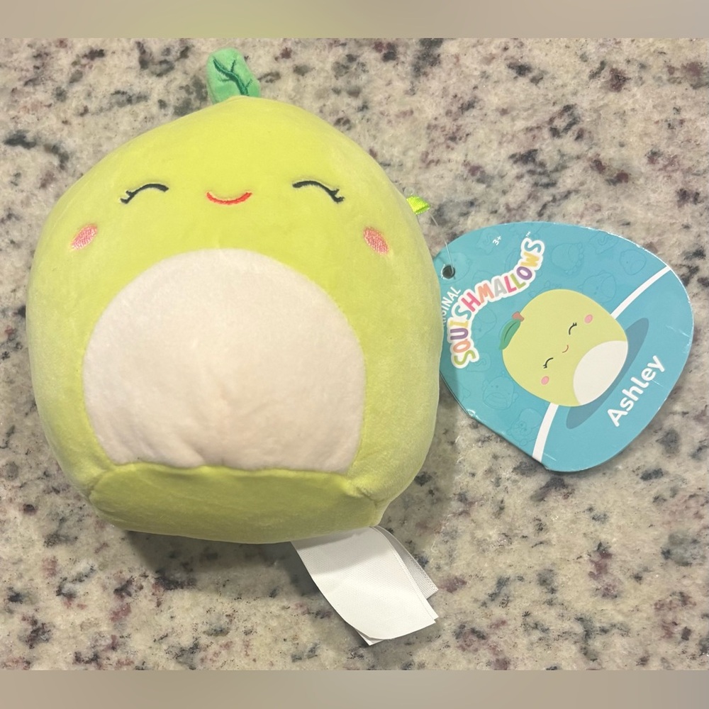 Squishmallows  Ashley the Apple